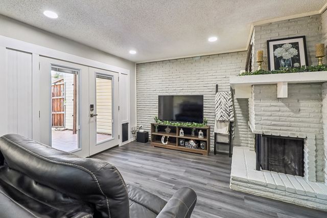 2059 Embassy Way, Carrollton, TX 75006