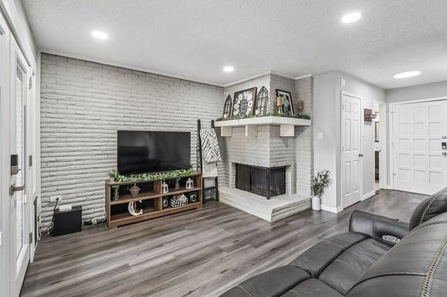 2059 Embassy Way, Carrollton, TX 75006