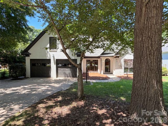 5309 Lancelot Drive, Charlotte, NC 28270