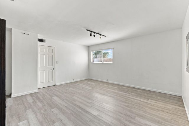5863 Inwood Drive 4, Houston, TX 77057