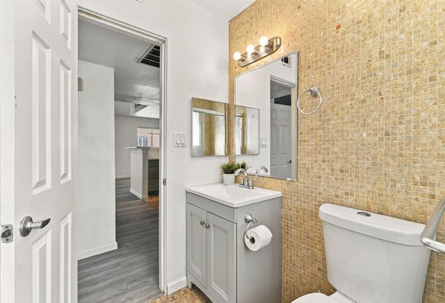 5863 Inwood Drive 4, Houston, TX 77057
