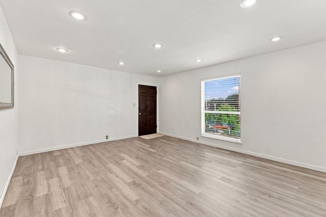 5863 Inwood Drive 4, Houston, TX 77057