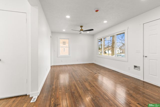 4625 Camden Avenue, Omaha, NE 68104