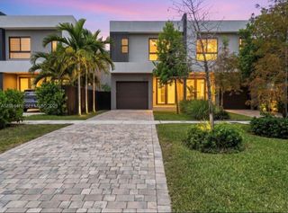 307 SW 10th Street, Fort Lauderdale, FL 33315
