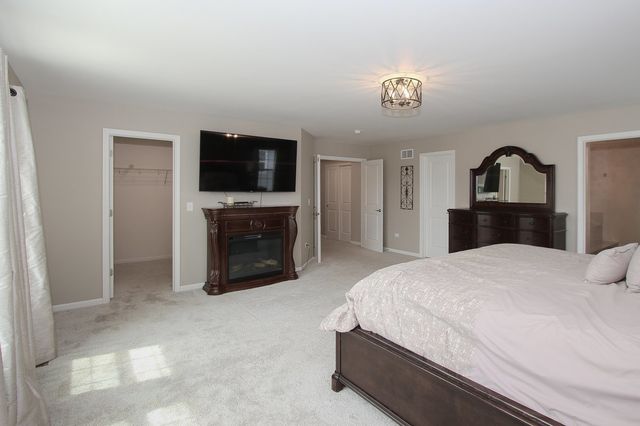 3617 Emerald Road, Elgin, IL 60124