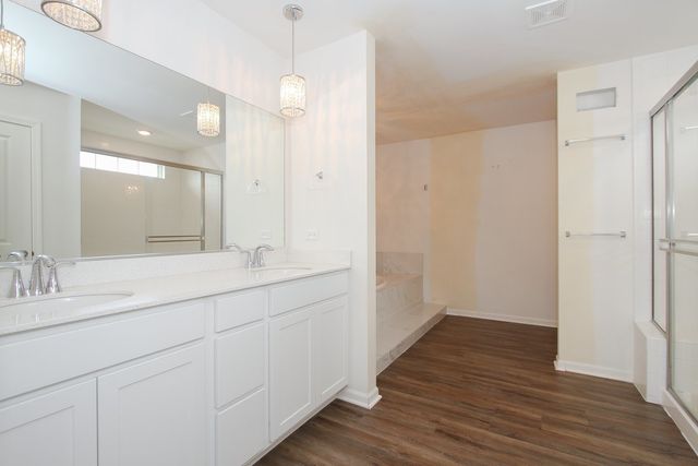 3617 Emerald Road, Elgin, IL 60124