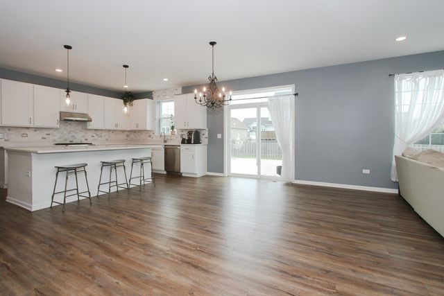 3617 Emerald Road, Elgin, IL 60124