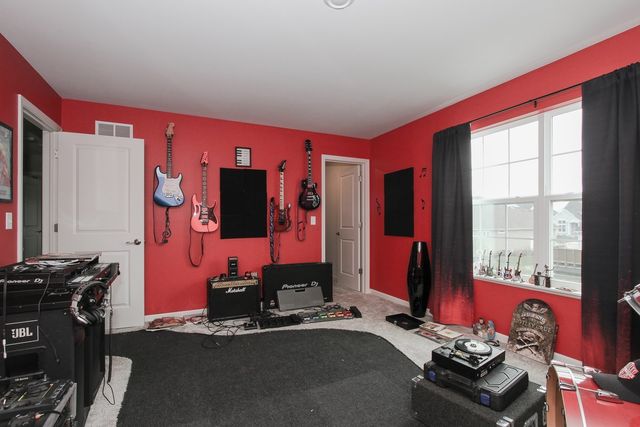 3617 Emerald Road, Elgin, IL 60124