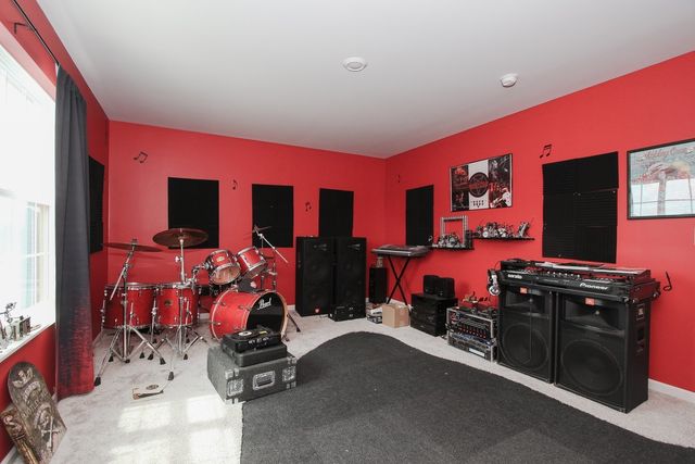 3617 Emerald Road, Elgin, IL 60124