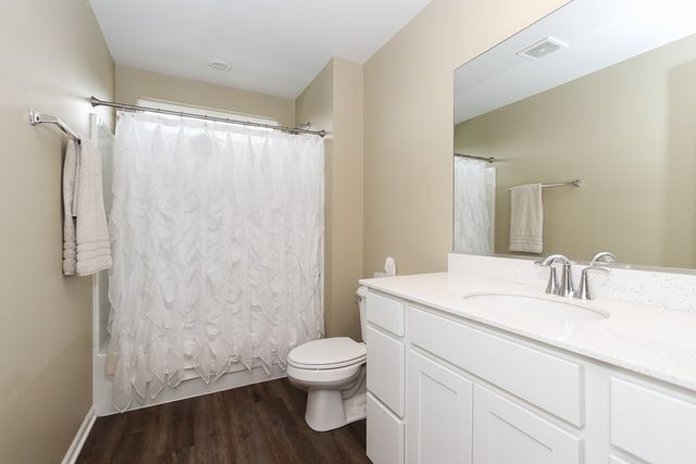 3617 Emerald Road, Elgin, IL 60124