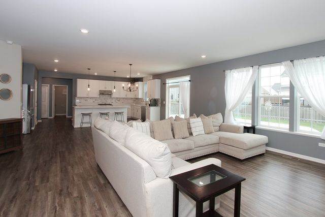 3617 Emerald Road, Elgin, IL 60124