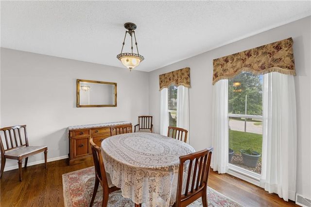 5204 Stearns Street, Shawnee, KS 66203