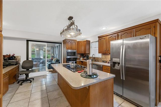 5204 Stearns Street, Shawnee, KS 66203