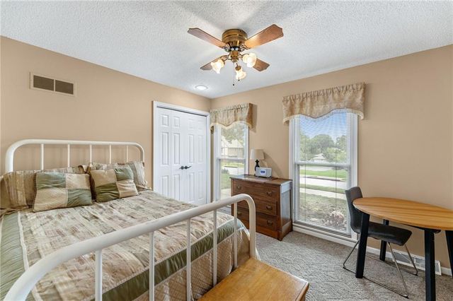 5204 Stearns Street, Shawnee, KS 66203