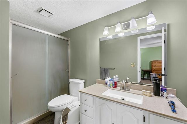 5204 Stearns Street, Shawnee, KS 66203