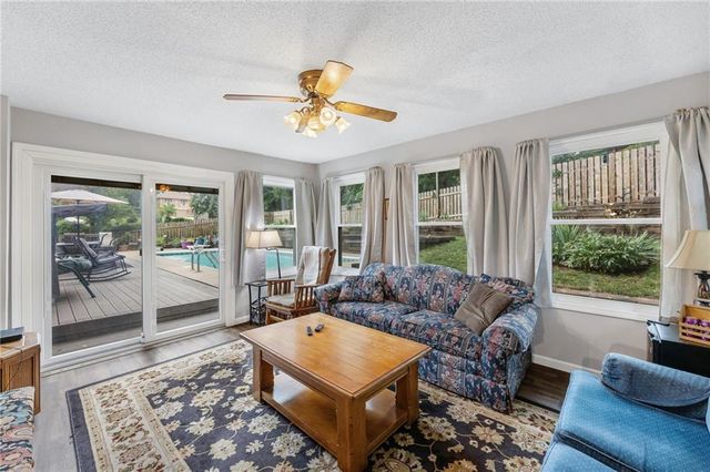 5204 Stearns Street, Shawnee, KS 66203