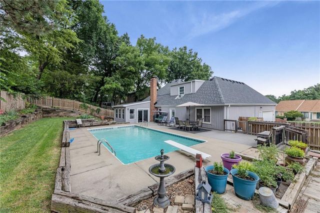 5204 Stearns Street, Shawnee, KS 66203