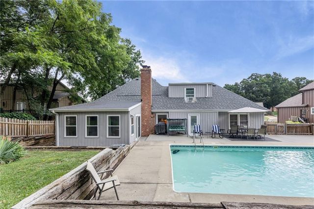 5204 Stearns Street, Shawnee, KS 66203