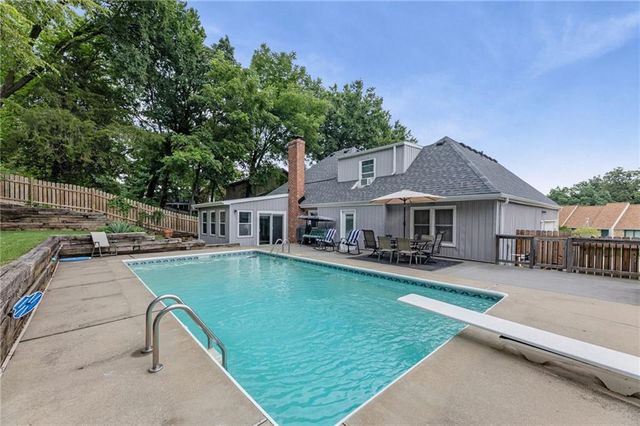 5204 Stearns Street, Shawnee, KS 66203
