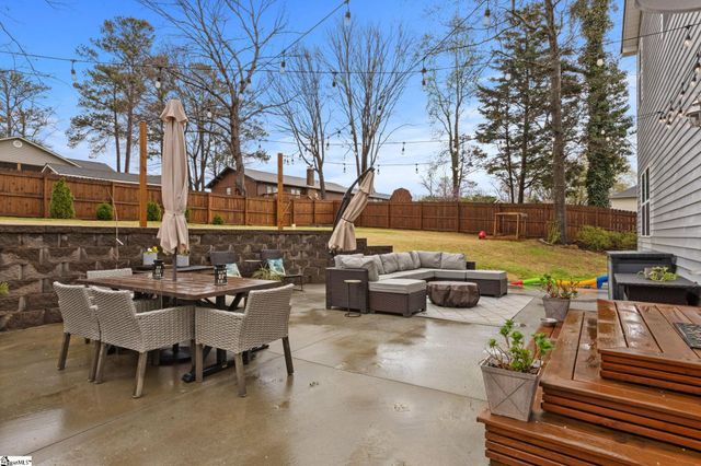 117 N River Hills Drive, Spartanburg, SC 29303