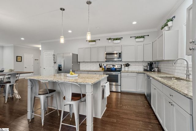 117 N River Hills Drive, Spartanburg, SC 29303