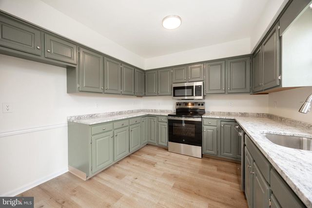 1242 PINE RIDGE DR, Perkiomenville, PA 18074