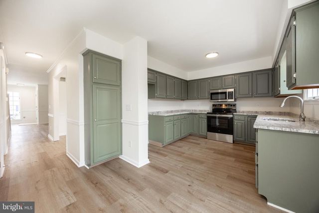 1242 PINE RIDGE DR, Perkiomenville, PA 18074