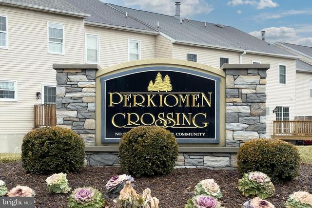 1242 PINE RIDGE DR, Perkiomenville, PA 18074