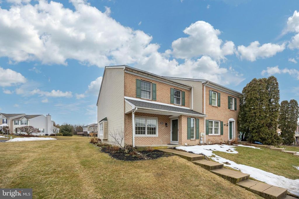 1242 PINE RIDGE DR, Perkiomenville, PA 18074