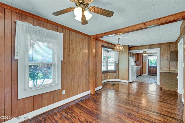 404 Gilliland Rd, Louisville, KY 40245