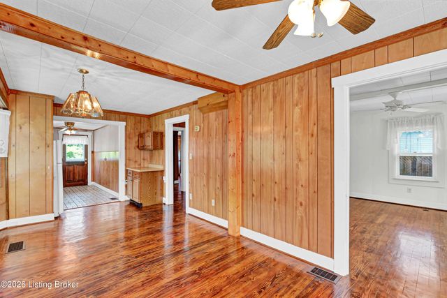 404 Gilliland Rd, Louisville, KY 40245