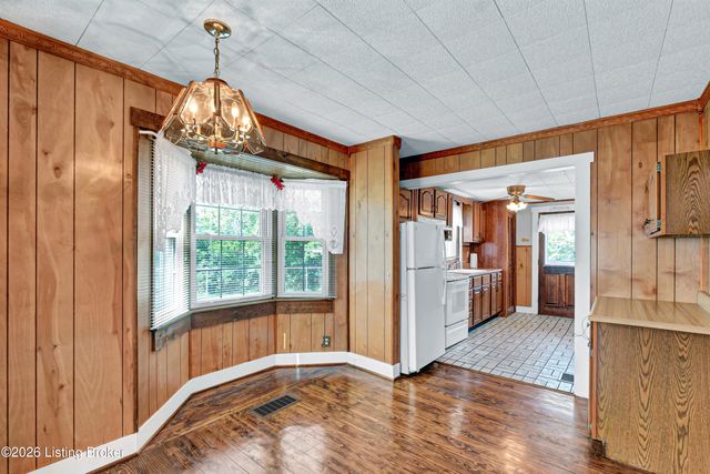 404 Gilliland Rd, Louisville, KY 40245