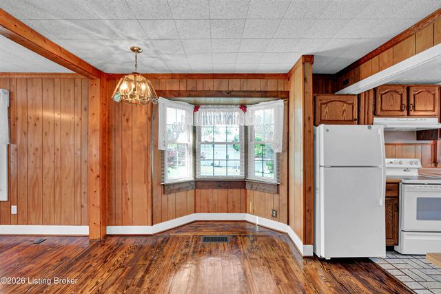 404 Gilliland Rd, Louisville, KY 40245