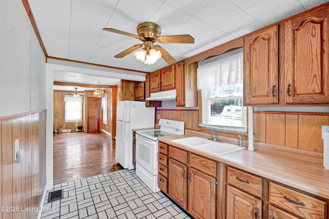 404 Gilliland Rd, Louisville, KY 40245