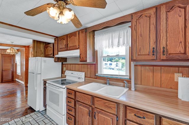 404 Gilliland Rd, Louisville, KY 40245