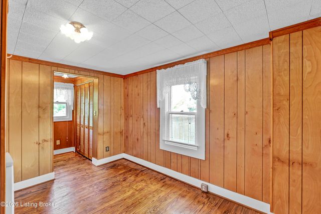 404 Gilliland Rd, Louisville, KY 40245