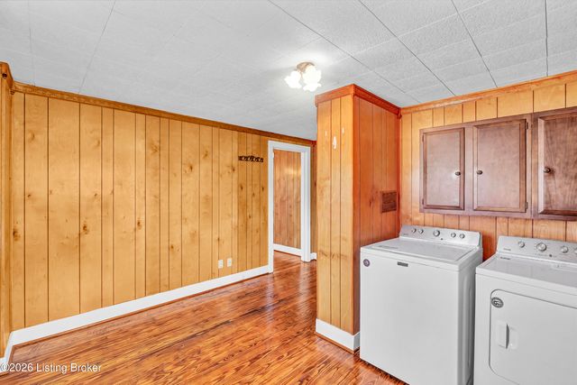 404 Gilliland Rd, Louisville, KY 40245