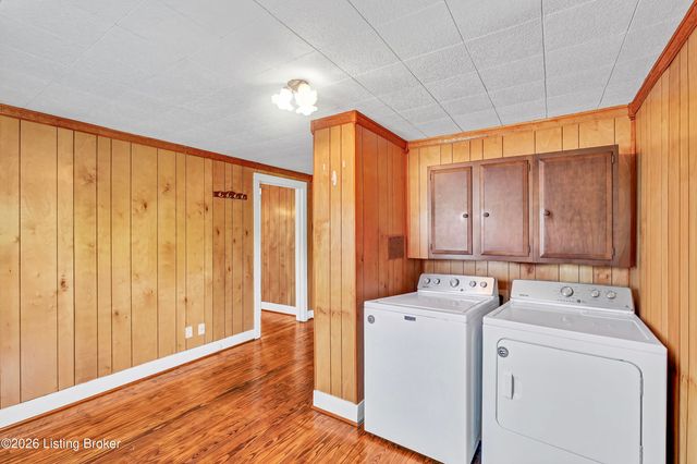 404 Gilliland Rd, Louisville, KY 40245