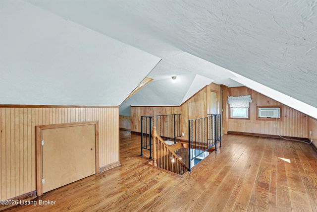 404 Gilliland Rd, Louisville, KY 40245