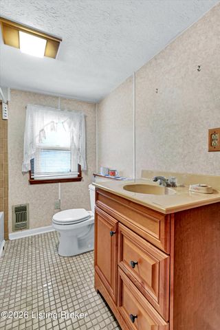 404 Gilliland Rd, Louisville, KY 40245