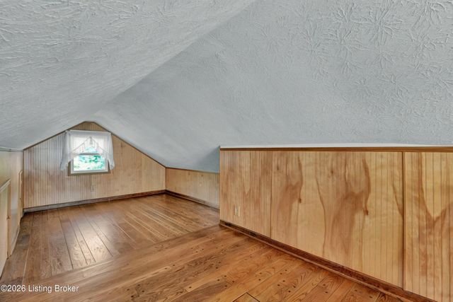 404 Gilliland Rd, Louisville, KY 40245