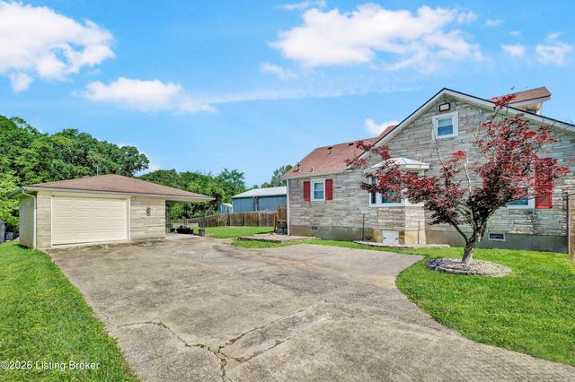 404 Gilliland Rd, Louisville, KY 40245