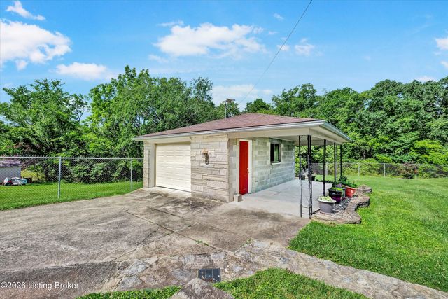 404 Gilliland Rd, Louisville, KY 40245