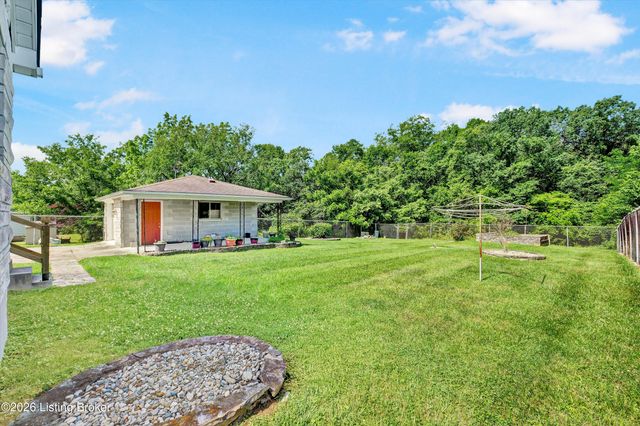 404 Gilliland Rd, Louisville, KY 40245