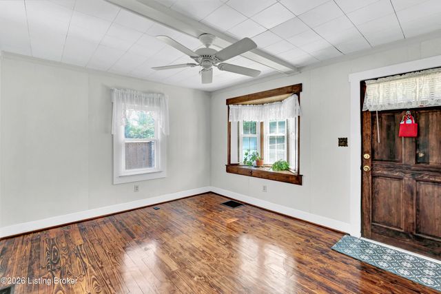 404 Gilliland Rd, Louisville, KY 40245