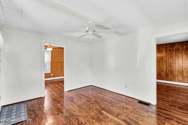 404 Gilliland Rd, Louisville, KY 40245