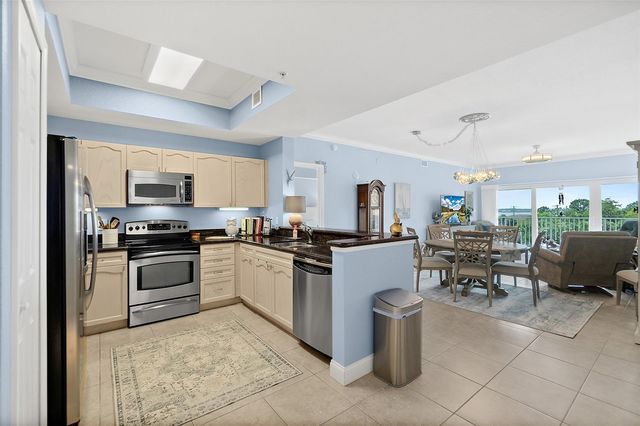 2 OCEANS WEST BOULEVARD 405, Daytona Beach, FL 32118