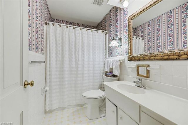 1003 Mcdowell Drive, Greensboro, NC 27408