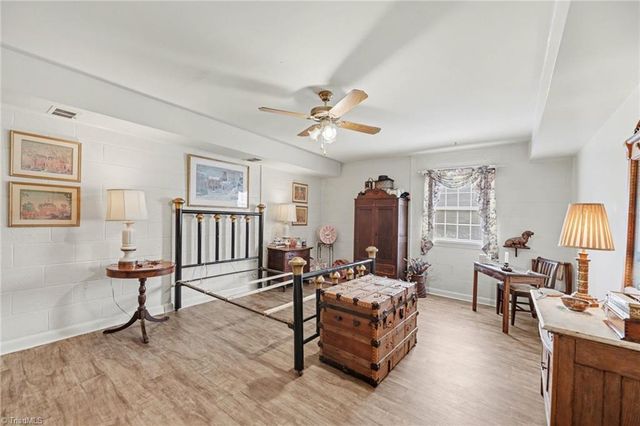 1003 Mcdowell Drive, Greensboro, NC 27408