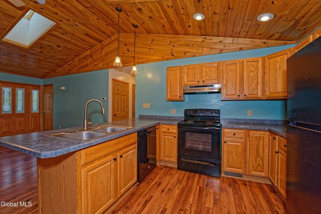 17 Columbia Avenue, Queensbury, NY 12804